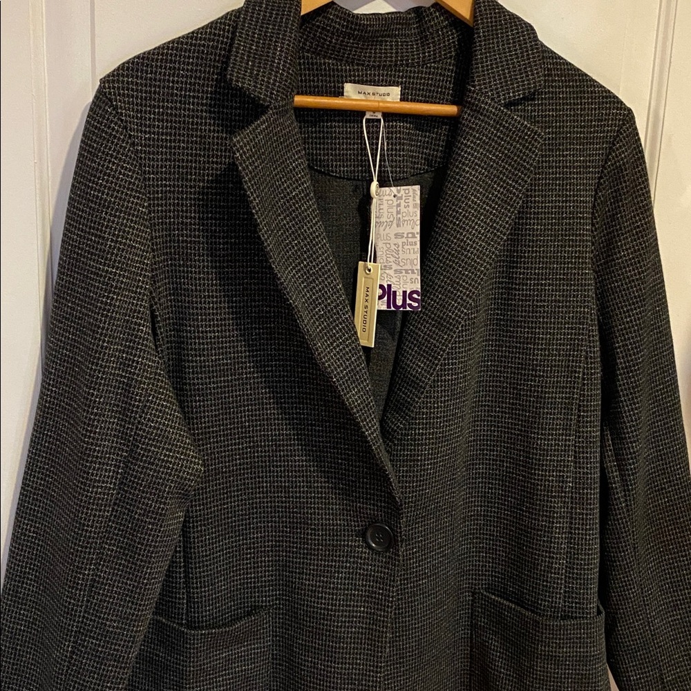 NWT Max Studio Houndstooth Black and Gray Blazer Stretchy Soft Business Casual